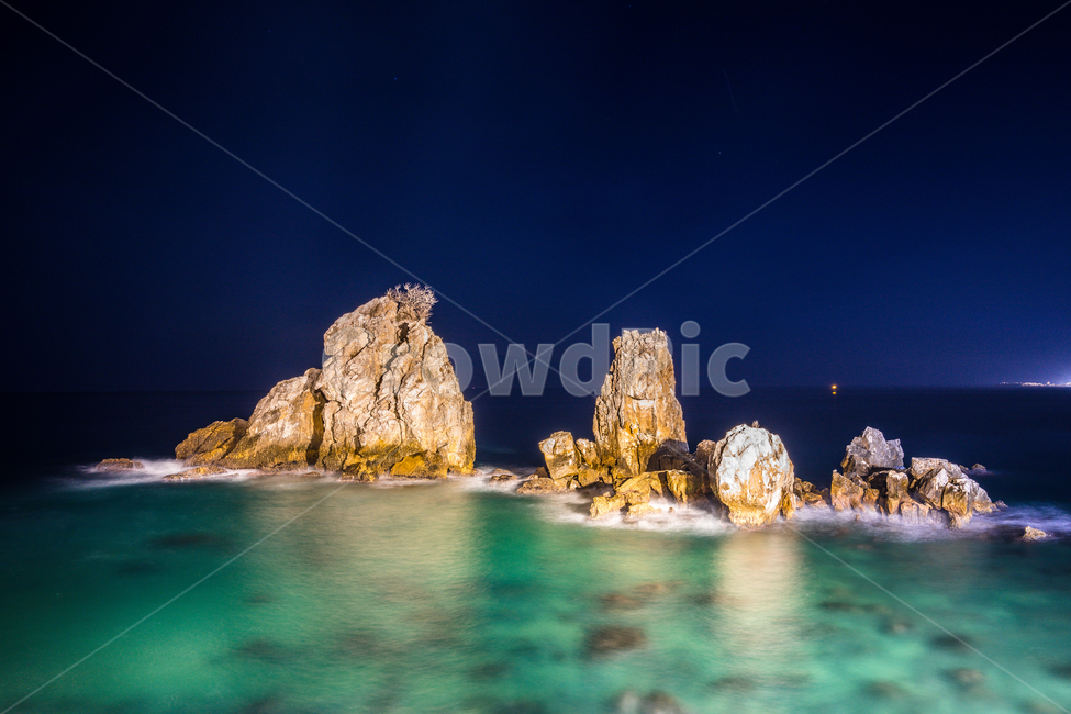 야경,추암해변,동해바다,바다,밤,풍경,자연,풍경,nature,landscape,land,땅,outdoors,옥외,water,물,sea,ocean,대양,shoreline,해안선,coast,연안