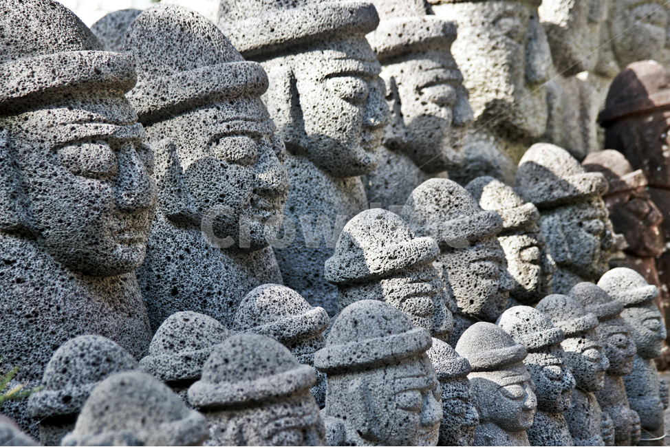 돌하루방,석물상,제주,장승,돌할아버지,수호신,용암석,민속자료,제주도,jeju,jeju island,조각상,동상,석상,조형물,statue,bronze statue,stone statue,clothing,의류,helmet,헬멧,apparel,의복