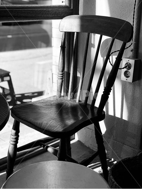 잠실,의자,오후,흑백,그림자,햇빛,흑백,모노톤,monochrome,black and white,인테리어,실내디자인,interior design