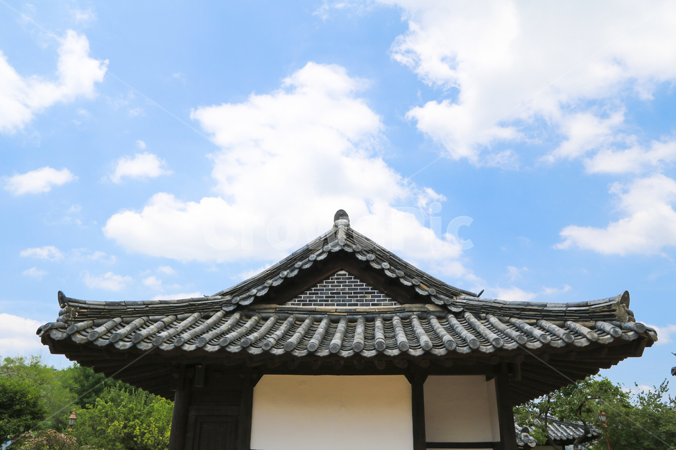 한옥,한국,전통,기와,지붕,백그라운드,배경,다울,하늘,한국전통,한국문화,korean traditional,korean culture,건축물,건물외관,exterior,building,structure,architecture,construction