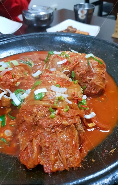 김치찜,묵은지찜,매운갈비찜,김치,빨간,찜요리,쿡,요리,먹방,점심,food,cook,집게,가위,런치,식사,한식,묵은지,음식,식재료,요리,food,cook,meal,dishes,food reserves,한식,한국음식,한국요리,korean food,korean dishes,korean meal,korean cook