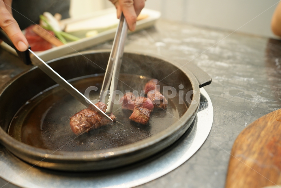 식사,먹거리,육식,육류,소고기,구이,안주,불판,음식,food