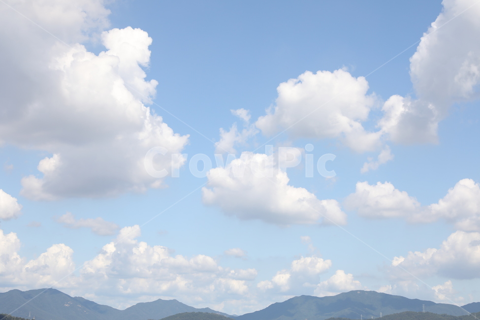 하늘,구름,하늘색,감성사진,맑은날,자연,풍경,nature,landscape,감성,감정,sensible,feeling,emotion,색깔,색상,색채,색감,color,sense,sensitivity,feelingofcolor,블루,sky,cloud,순수