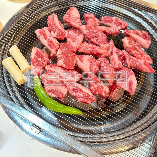 meat,beef,ribs,food,meat,raw beef,raw meat,food,beet,meat,Korean beef