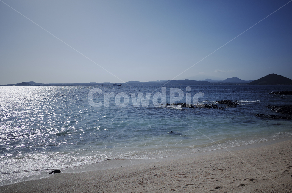 바다,해변,하늘,sea,beach,ocean,sky,blue,푸른하늘,푸른바다,파란바다,파란하늘,푸른,파란,물,water,nature,자연,sun,light,sunlight,sunset,sunrise,일몰,햇빛,빛,자연,풍경,nature,landscape