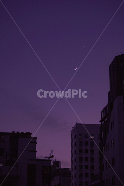 달,초승달,하늘,세로사진,노을,석양,야경,밤,풍경,nightscape,night,landscape,도시,city,색깔,색상,색채,색감,color sense,color sensitivity,feeling of color,nature,자연,outdoors,옥외