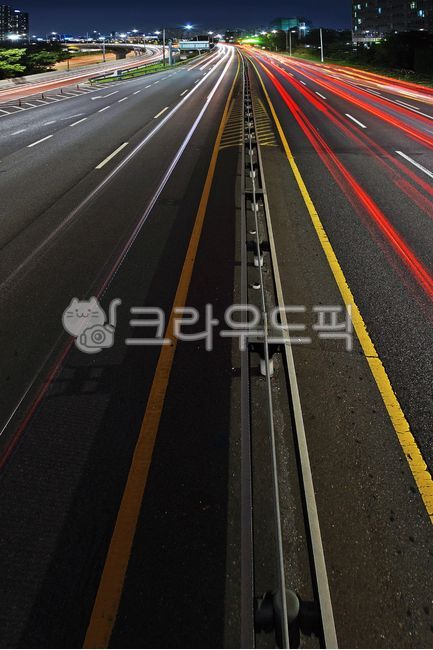 automobile,road name,fire,long exposure,trajectory,Olympic Boulevard