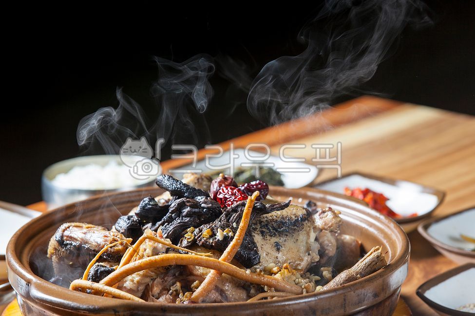 Gospel of Words,Boiled Chicken,mushroom dish,Neungi Mushroom Oriental Medicine Baeksuk,double gospel meal,The best health food,duck,healthy food,duck dish,Traditional food,nutritious food,mushroom,jujube,Neungi mushroom duck stew,Neungi Oriental Medicine 