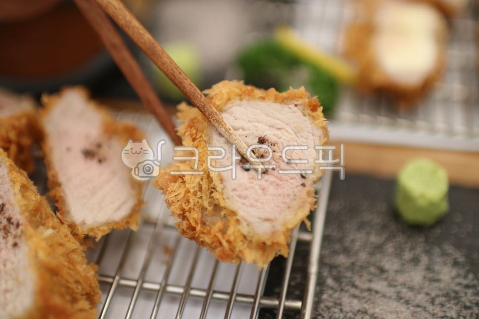 sirloin pork cutlet,tenderloin pork cutlet,Japanese food,meal,katsu,loin cutlet,hirekatsu,pork cutlet,Japanese pork cutlet,Japanese meal