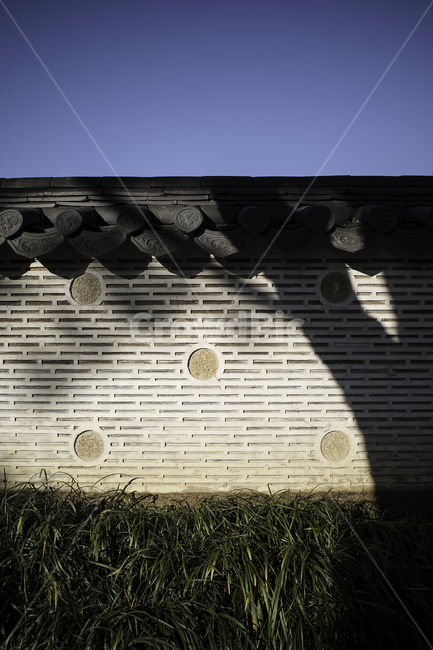 roof,지붕,antique,object,brickwork,파란하늘,동양,한국적,전통,oriental,pattern,background,vintage,texture,traditional,건축물,벽,stone,outdoor,나무,식물