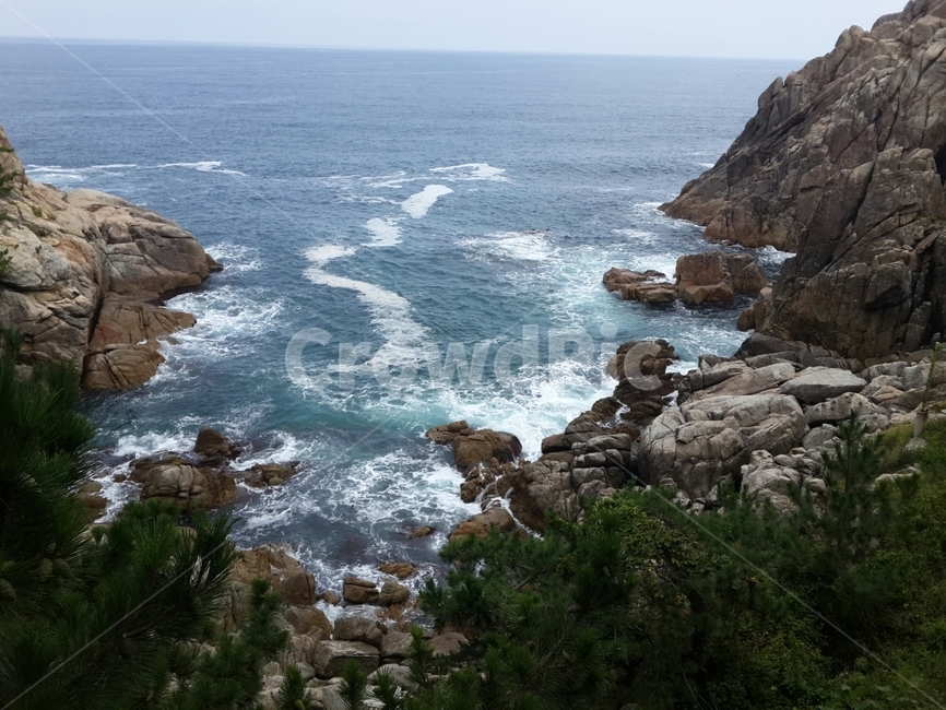 속초,바다,산,파도,자연,자연,풍경,nature,landscape,한국자연풍경,한국자연경관,korea nature landscape,promontory,곶,outdoors,옥외,sea,water,물,ocean,대양