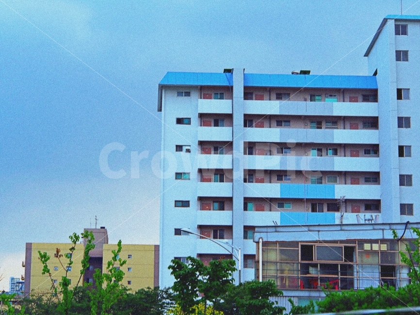 아파트,파랑,건물,서울,여의도,도시,풍경,city,landscape,건축물,건물외관,exterior,building,structure,architecture,construction,감성,sensible,feeling,색깔,색상,색채,색감,color sense,color sensitivity,feeling of color,office building,사무실 건물,high rise,고층 건물,urban,어반,town,시티