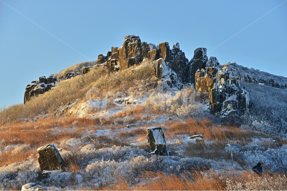 outdoors,옥외,nature,자연,mountain,산,mountainrange,산맥,scenery,풍경,무등산,무등산설경,무등산상고대,설경,상고대,겨울,계절,억새,누애봉,서석대,주상절리대