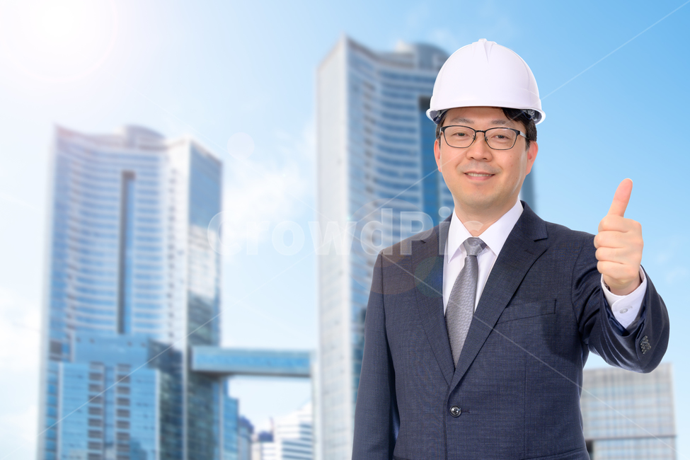 남자,직장인,사회인,헬멧,미소,비즈니스맨,1명,1인,한국인,중국인,일본인,아시아인,중년,중장년,4050세,비즈니스,사업가,사업,웃는,정장,양복,ceo,표정,정장자켓,사장,넥타이,40대,50대,안전모자,안전모,엔지니어,건설,건축,부동산,건축가,대표,리더,건설현장,안전,지시,손짓,엄지척,최고,1등,비지니스맨,투자,컨설팅,개념,컨셉,산업,industry,industrial,건설업,건축업,construction industry,비즈니스,사업,business,service,work