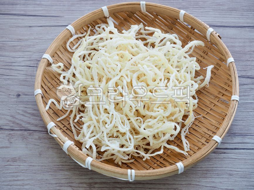 오징어,오징어채,음식,요리재료,가공식품,배경,건어물,마른오징어,간식,반찬,squid,food,cookingingredients,processedfood,background,driedfish,driedsquid,snack,sidedish