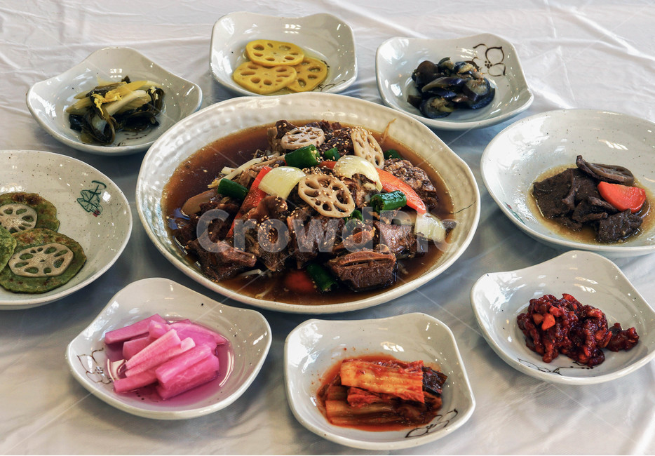 갈비찜,갈비,고기,찜,연근,플레이팅