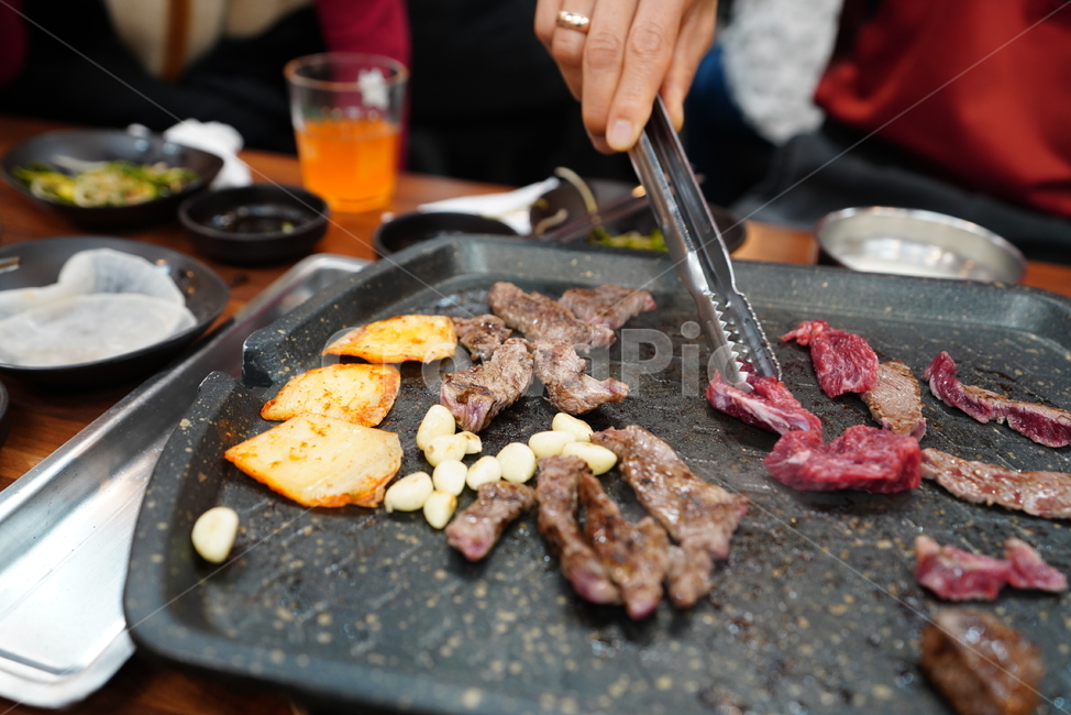 한우,고기,육류,육식,소고기,구이,먹거리,안주,식사,음식,food,한식,음식,식재료,요리,food,cook,meal,dishes,food reserves,육류,고기,meat,한식,한국음식,한국요리,korean food,korean dishes,korean meal,korean cook
