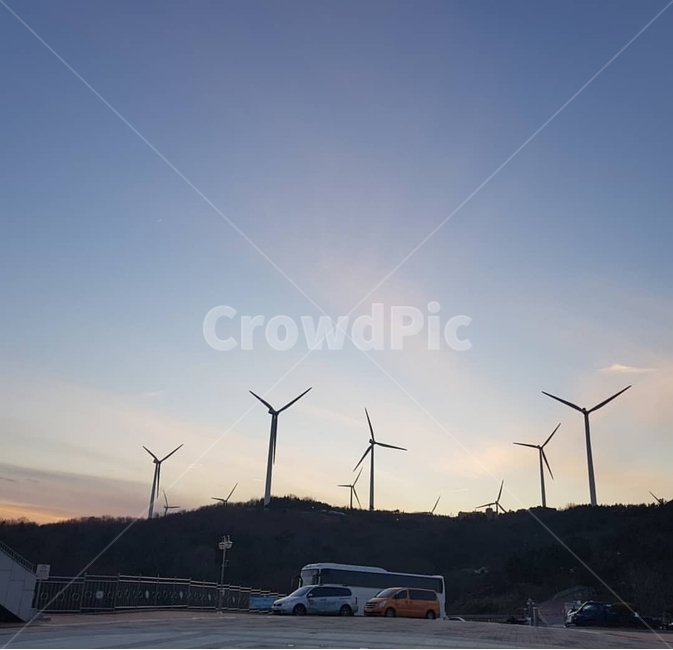 풍력발전소,풍력기,산,노을,선셋,구름,하늘