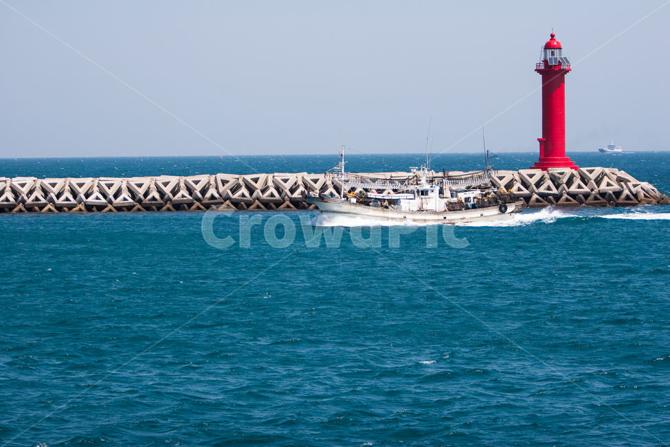 tetra,waves,breakwater,Background,lighthouse,purity,harbor,ship,white waves,watercraft,fishing boat,structure,sea,transportation,red,current,navigation,wharf,tetra point,Jeju Island,full ship