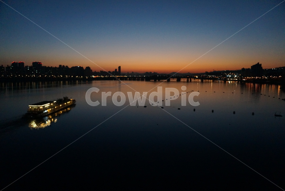 한강,새해,일출,어스름,첫날,야경,밤,풍경,nightscape,night,landscape,도시,city,한국도시풍경,한국도시경관,korea cityscape,교통,교통수단,traffic,transportation,water,물,nature,자연,outdoors,옥외