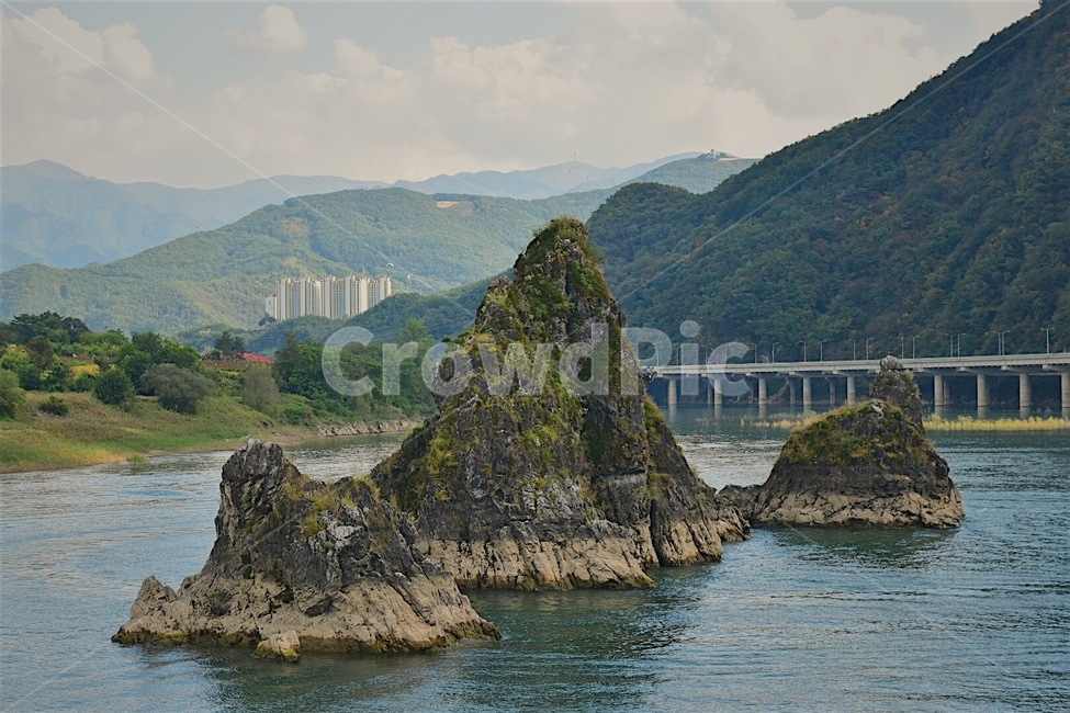도담상봉,단양,국내,국내여행,한국,섬,바다,자연,충청도,자연,풍경,nature,landscape,한국자연풍경,한국자연경관,korea nature landscape,outdoors,옥외,land,땅,shoreline,해안선,water,물,sea,ocean,대양,promontory,곶,coast,연안