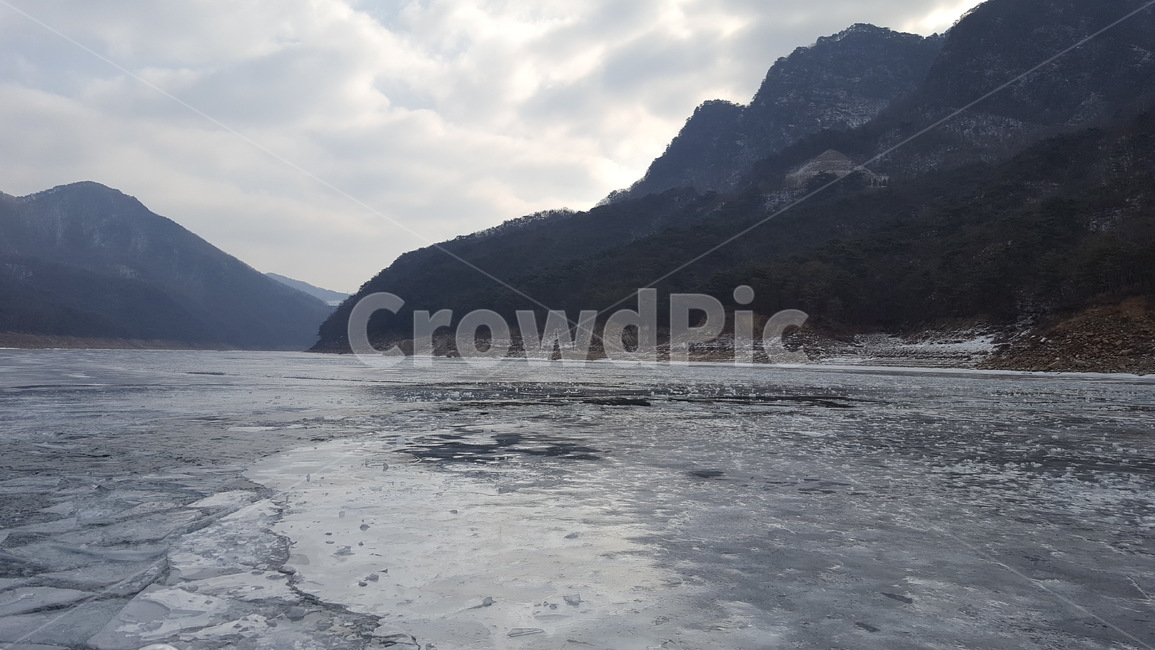 충주호,겨울충주호,얼음호수,단양팔경,눈내린호수