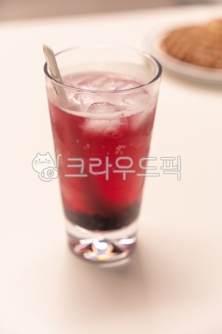 Beverage,ice,glass,bokbunja ade,summer drink