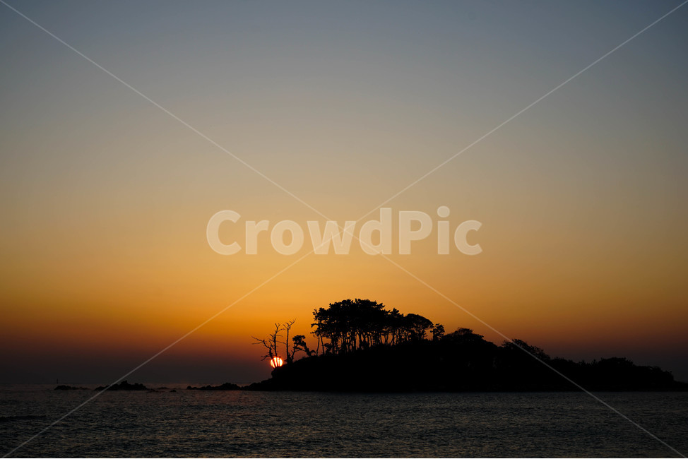 일출,해돋이,여명,바다,동해,풍경,새벽빛,태양,자연,풍경,nature,landscape,outdoors,옥외,dusk,황혼,sunset,일몰,sky,하늘,dawn,새벽,red sky,붉은 하늘
