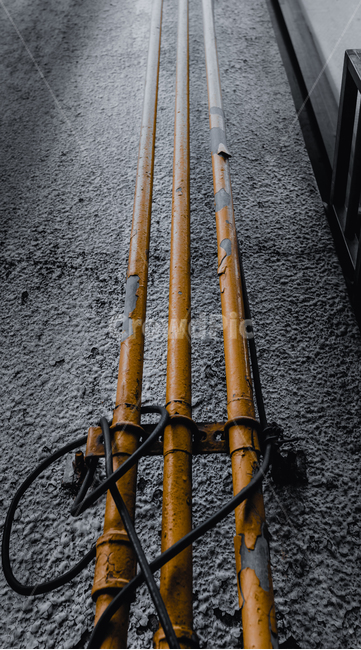 pipe,파이프,orange,주황,주황색,전선,wire