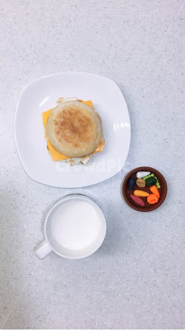 조식,빵,우유,음식,햄버거