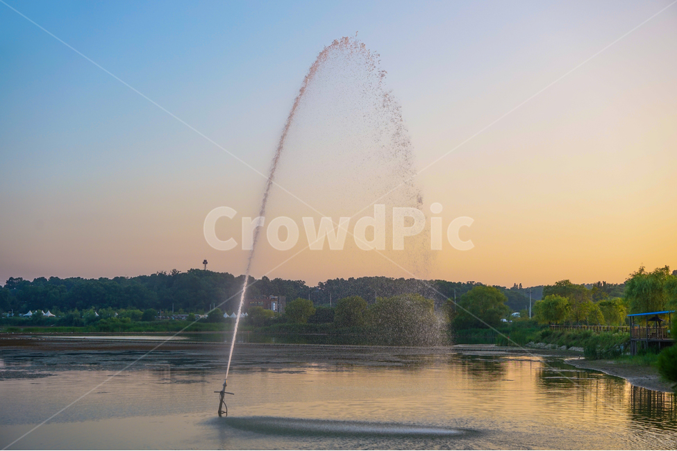 분수,호수,저수지,분수대,물줄기,반영,건물,아파트,자연,풍경,nature,landscape,water,물