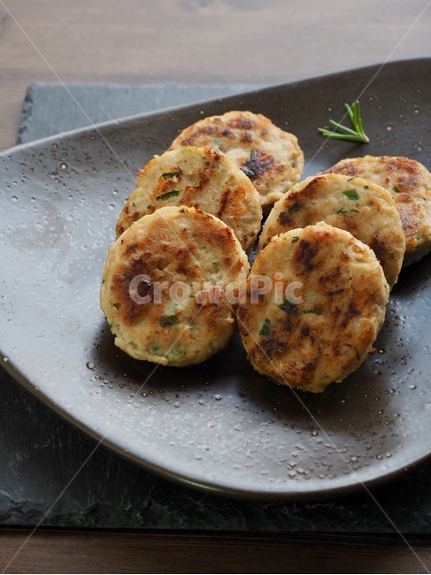 동그랑땡,한국음식,식품,한식,한국문화,한국,배경,음식문화,웰빙,문화,아시아,아시아음식,전통,설날,추석,음식,요리,기름에구운음식,추석음식,설날음식,명절,명절음식,음식,식재료,요리,food,cook,meal,dishes,food reserves,한식,한국음식,한국요리,korean food,korean dishes,korean meal,korean cook