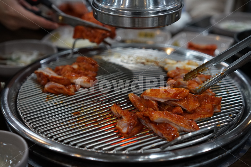 고기,육류,불판,고깃집,닭갈비,숯불닭갈비,숯불,음식,한식,음식,식재료,요리,food,cook,meal,dishes,food reserves,육류,고기,meat