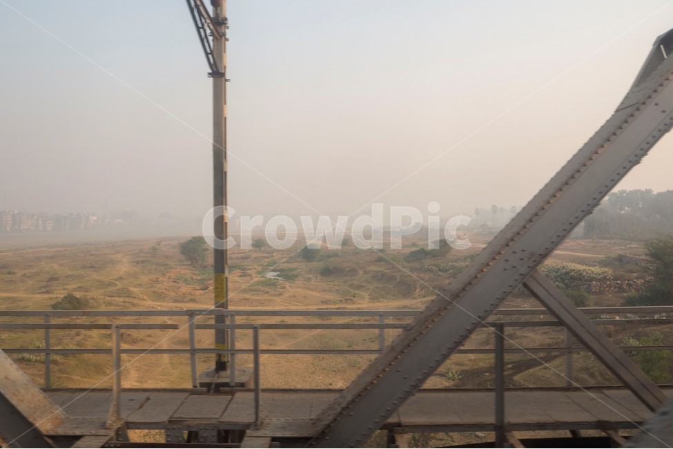 인도,india,varanasi,바라나시,농촌,countryside,기찻길,railway,안개,새벽,dawn,자연,풍경,nature,landscape,해외,외국,세계,foreign,oversea,world,세계자연풍경,해외자연풍경,외국자연풍경,world nature landscape,handrail,난간,banister