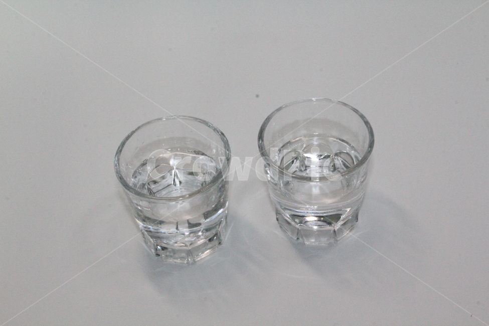 소주,소주잔,술잔,알콜,음주,한잔,소주잔들,투명,투명한잔,투명소주잔,사물,물건,오브젝트,thing,object,matter