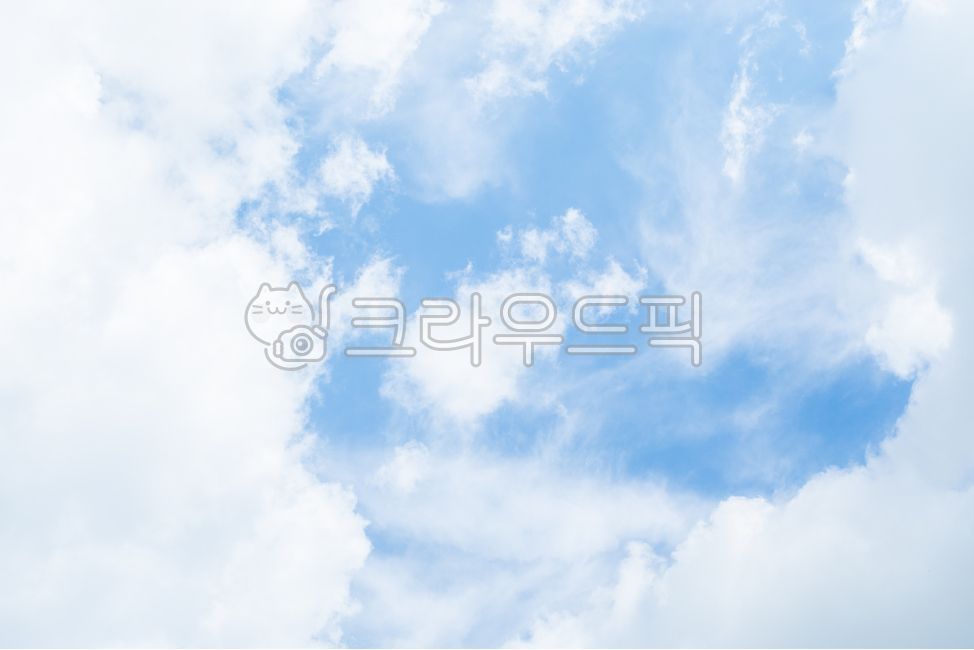 파란색,하늘,흰색,구름,뭉게구름,맑은,화창한,날씨,자연,푸른하늘,옥외,blue,sky,white,climate,cloud,color,day,fluffy,heaven,high,landscape,nature,outdoor,summer,sunlight,sunny,sunshine,weather,outdoors,azuresky