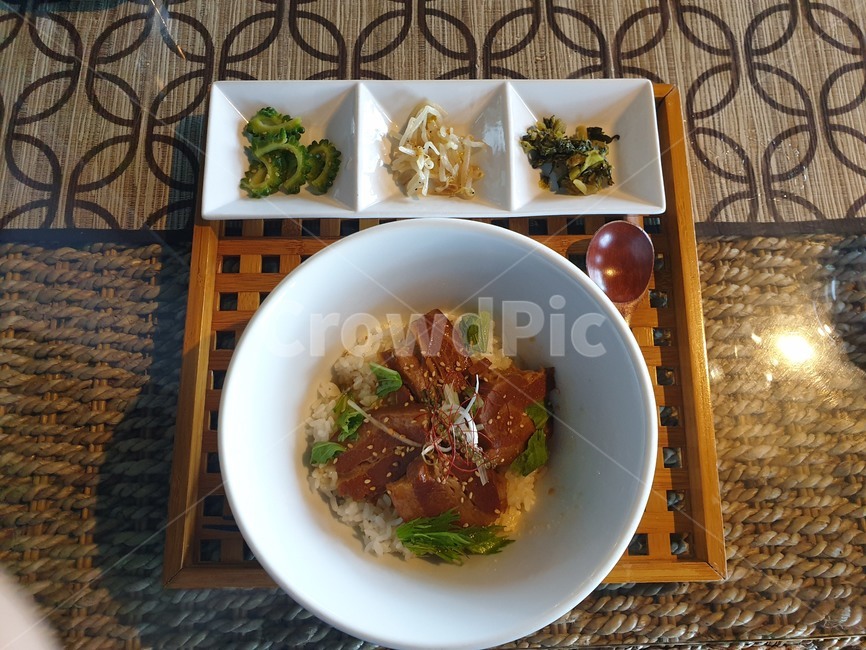 음식,반찬,일본음식,일식,돼지고기,돼지고기덮밥