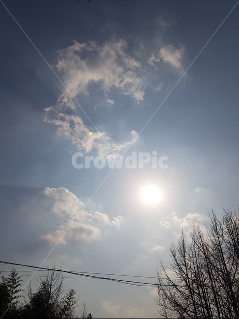 태양,햇빛,구름,하늘,눈부신태양,light,빛,flare,sunlight