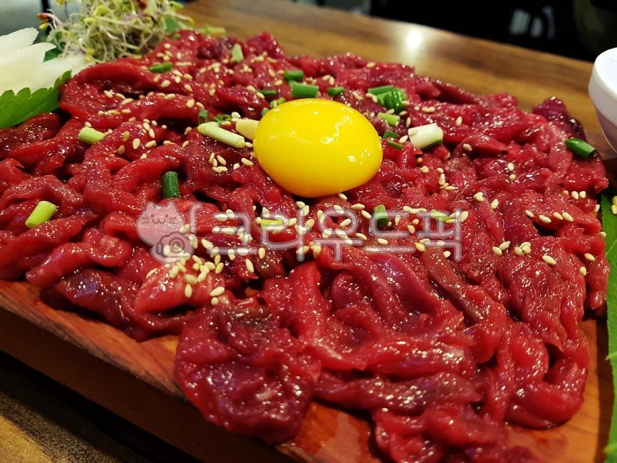 Six sashimi,Korean Beef Yukhoe,beef,raw meat,Beef Yukhoe