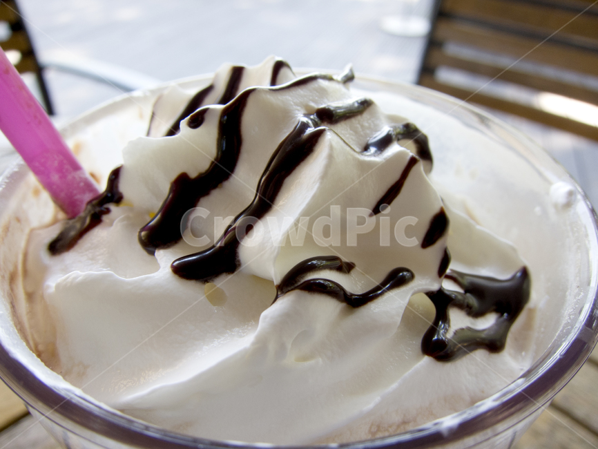 라떼,아이스라떼,크림,초코크림,latte,icecream,choco,아이스크림,여름,시원한,coffee,여유,차한잔의여유,부드러움