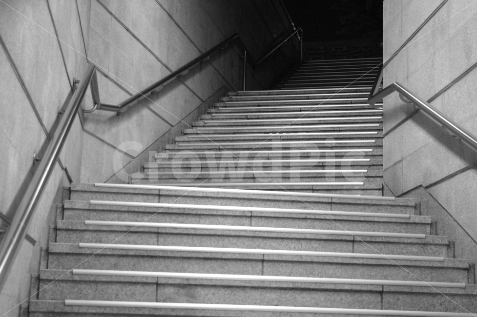 계단,오르막길,업,흑백,지하철계단,퇴근길,고뇌,힘듬,흑백,모노톤,monochrome,black and white