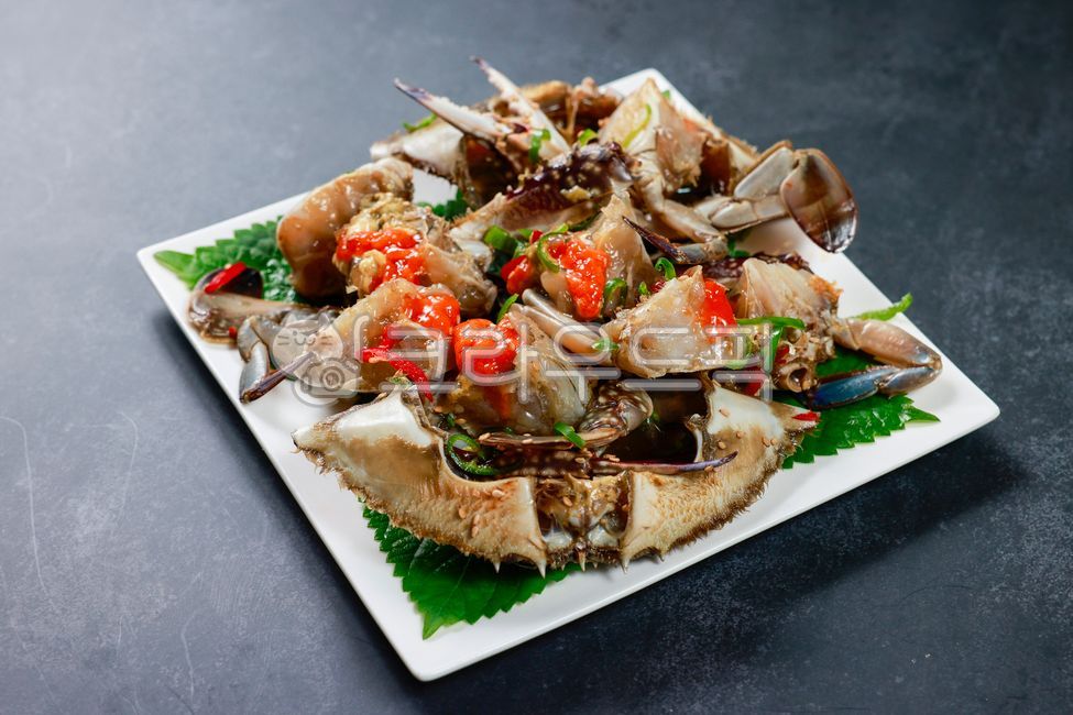 Soy Crab,cook,Korean,plate,crab sauce,bowl,delicious,food,meal,Korean food,ingredients,cooking,traditional food,crab