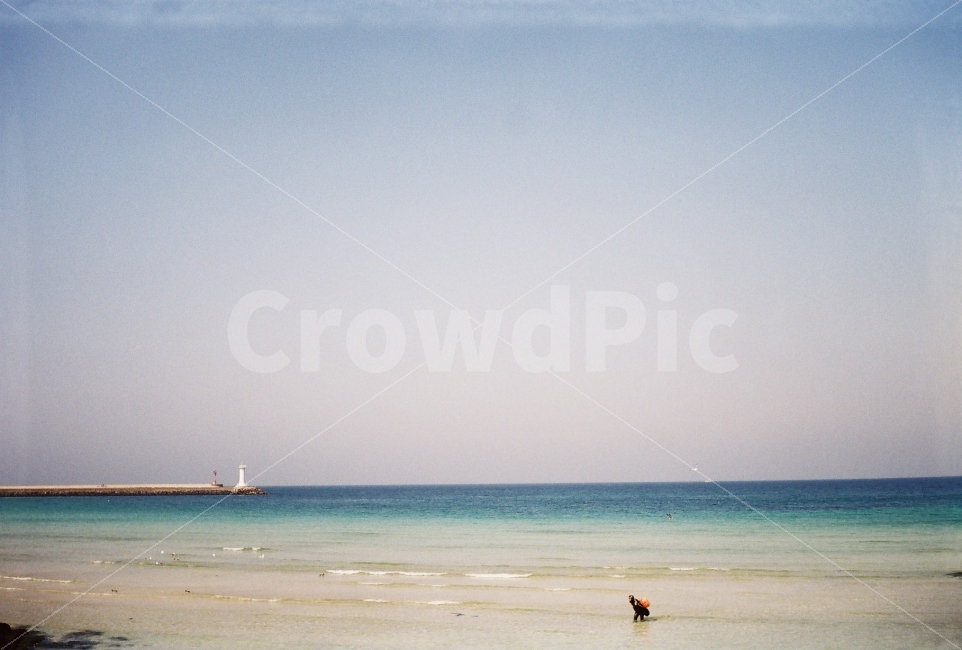 제주,바다,필름카메라,해변,등대,자연,풍경,nature,landscape,등대,lighthouse,해변,바다,beach,sea,제주도,jeju,jeju island,감성,sensible,feeling,outdoors,옥외,water,물,ocean,대양,shoreline,해안선