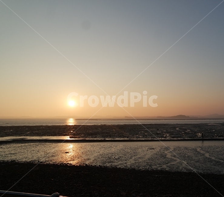 바다,해안가,갯벌,노을,해넘이,태양,역광,하늘,바닷가,붉은해,그늘,sunset,sea