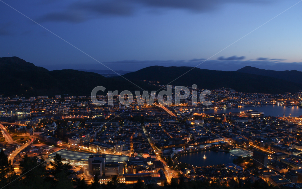 night view,city,tourist attraction,scenery,summit,sea,observatory,superb view,beautiful,view,port city,darkness,Northern Europe,Bergen,Mount Flen,Europe,tourist destination,night,city night view,lighting,city area,Norway,port,light,panoramic view,Nordic c