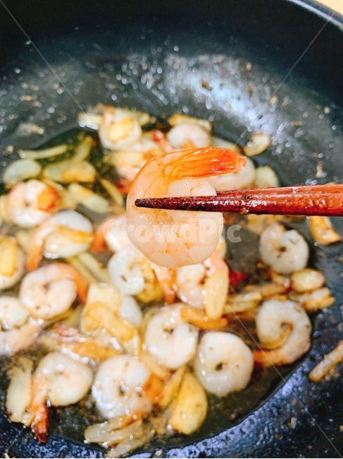 fryingpan,프라이팬,wok,웍,새우,칵테일새우,튀김,감바스,요리,자취,레시피