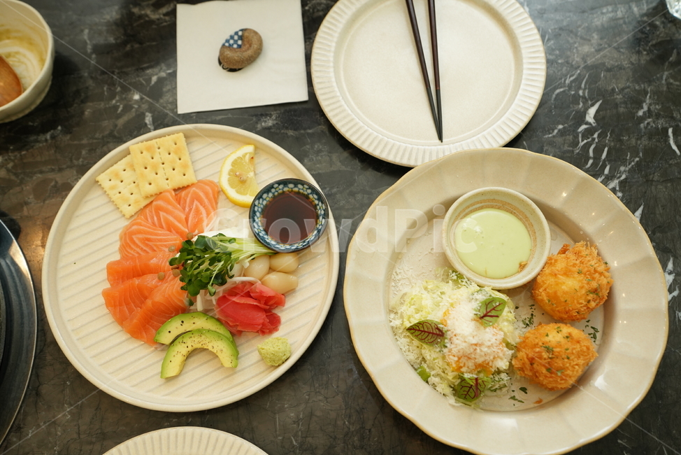 샐러드,음식,연어,야채,건강,안주,dish,요리,food,식품,meal,식사,고로케,소스,음식,식재료,요리,food,cook,meal,dishes,food reserves