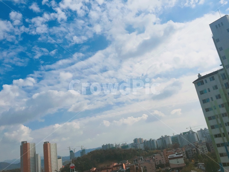 구름떄,맑은하늘,하얀구름,화창한날씨,뭉개구름,도시,풍경,city,landscape,한국도시풍경,한국도시경관,korea cityscape,architecture,건축물,tower,탑,building,건물