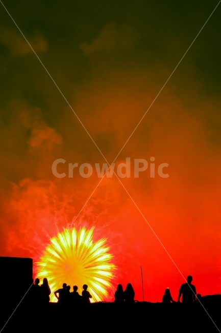 불꽃놀이,불꽃축제,불꽃,야경,실루엣,풍경,야경,밤,풍경,nightscape,night,landscape,도시,city,사람들,대중,군중,other people,crowd,실루엣,그림자,silhouette,shadow,인물실루엣,사람실루엣,character silhouette,human silhouette,축제,행사,festival,carnival,event,nature,자연,outdoors,옥외,person,사람,human,인간