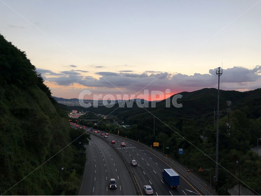 도로,하늘,구름,차,풍경,경치,교통,교통수단,traffic,transportation